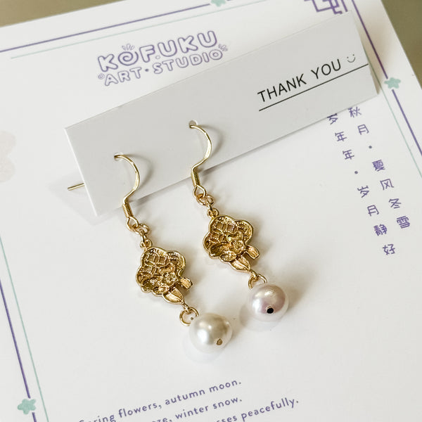 Freshwater Pearl Dangle Earrings